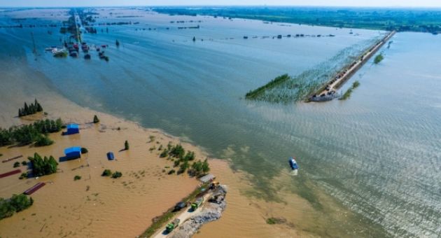 Trung Quốc dùng 10.000 tấn cát, đá vá đê hồ nước ngọt Động Đình