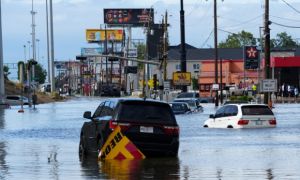 Bão Beryl càn quét bang Texas, thành phố đông người Việt bị ảnh hưởng