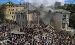 Ukraine cho biết Nga đã tấn công bệnh viện nhi chính ở Kiev bằng tên lửa hành...