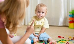 Ranh giới mong manh giữa hành vi khám phá thế giới và tọc mạch, quậy phá ở...