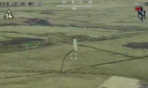 Bắn trượt UAV, xe phòng không Nga bị HIMARS tập kích