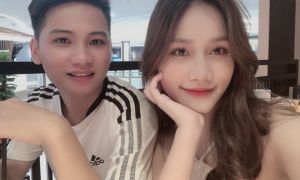 Người chồng ở Hà Nội chăm vợ 15 tiếng mỗi ngày, kéo vợ con trở về từ cửa tử