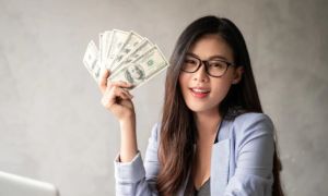 5 mẹo triệt tiêu thói lãng phí tiền bạc