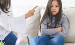 Những đứa trẻ hay bị cha mẹ la mắng lớn lên sẽ có 6 sự khác biệt đau lòng