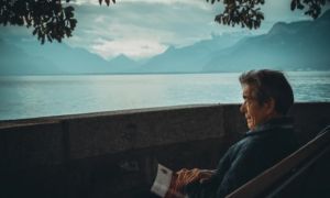 Sống trí tuệ tuổi trung niên: 6 điều cần buông bỏ, 6 điều cần nắm giữ