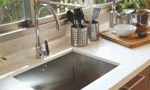 Lỗ tròn cạnh bồn rửa bát có tác dụng gì?