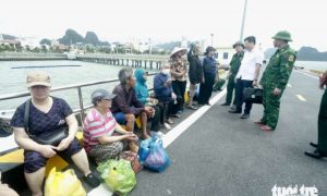 Bão tan nhưng cảnh báo mưa gió và sóng lớn