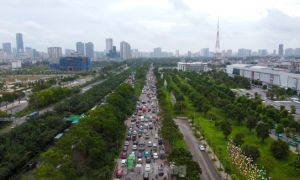 Đại lộ Thăng Long: Đi gần hai tiếng chưa tới cơ quan, người dân dựng xe trên...