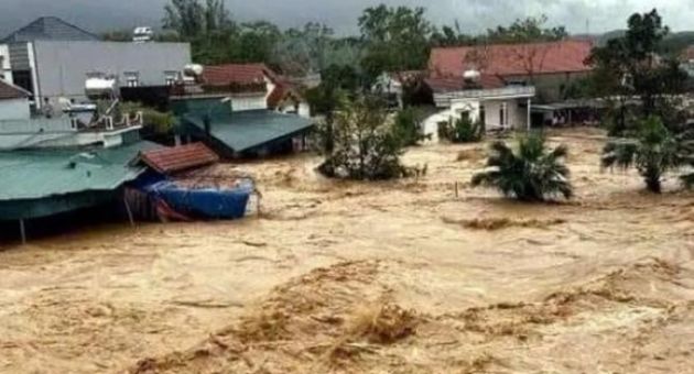 Vỡ tràn nhiều đoạn đê ở Tiên Yên, Quảng Ninh do lũ dâng cao