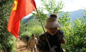 Hàng trăm người vượt núi tìm kiếm 15 người mất tích ở Nậm Lúc, Lào Cai