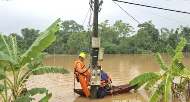Hơn 5,6 triệu khách hàng được tái cấp điện sau bão, còn bao nhiêu hộ vẫn chưa...
