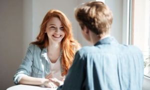 Lúc mới quen, có 6 câu người EQ cao không bao giờ hỏi