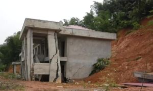 Sạt lở nghiêm trọng vào trường học, Thanh Hóa công bố tình huống khẩn cấp