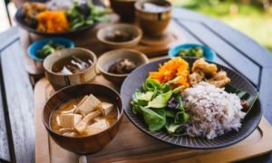Bác sĩ Mỹ tiết lộ 2 loại rau có ở Việt Nam có thể kích hoạt gen trường thọ,...