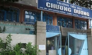 Xin phụ huynh ủng hộ mua laptop bất thành, giáo viên không soạn đề cương ôn tập