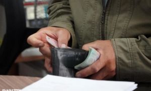 Vụ cô giáo xin ủng hộ tiền mua máy tính: Biểu hiện