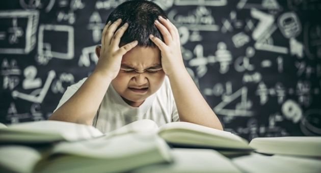 Tôi ngày trước học nhàn, cớ gì trẻ em ngày nay học nặng