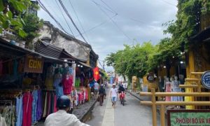 /thumb/thumb.php?src=images/stories/content/2024/10/14/1_duong-dep-nhat-the-gioi-o-hoi-an-se-thanh-pho-khong-an-xin-khong-hang-rong.jpg&w=300&h=180&zc=1&q=80&a=c