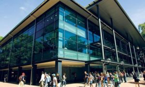 Một đại học Australia dừng nhận học sinh 5 tỉnh của Việt Nam