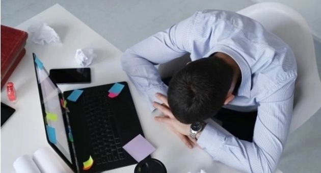 Bố mẹ muốn tôi bỏ công việc 30 triệu ở thành phố về quê làm 15 triệu nhưng gần...
