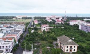 Hai công sở rộng gần 18.000m2 bị bỏ hoang ở Phú Yên