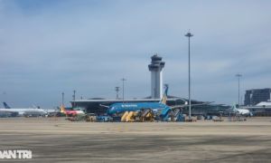 Hãng bay Nhật bị trộm 12 chai rượu vang tại Tân Sơn Nhất