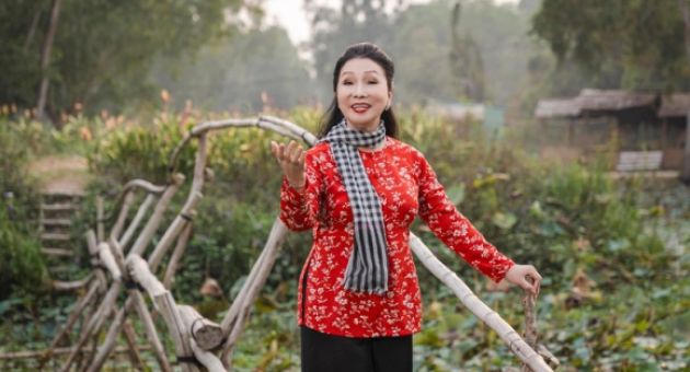 Nghệ sĩ Bạch Tuyết có bằng tiến sĩ hay chỉ là chứng nhận khen thưởng của RADA?