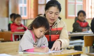 Nhói lòng thưởng Tết giáo viên vùng cao 'không đủ mua cho con chiếc áo mới'