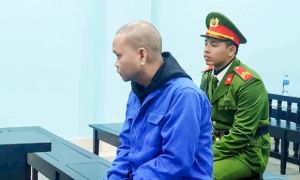 Tử hình nghịch tử truy đuổi giết cha già sau 7 nhát dao