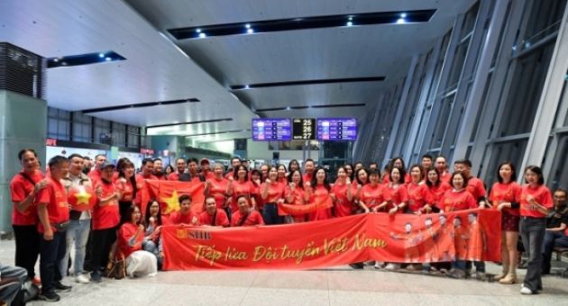 Báo quốc tế ấn tượng chuyến bay miễn phí chở cổ động viên Việt Nam
