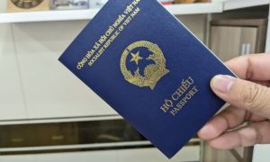 Hộ chiếu Việt Nam tụt 4 bậc, 5 nước thu hồi ưu đãi miễn visa