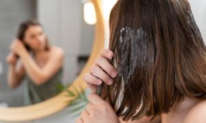3 thói quen khiến tóc rụng cực nhanh, lại còn gây ra đủ thứ bệnh