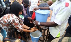 WHO triển khai nhóm y tế khẩn cấp hỗ trợ Uganda ứng phó đợt bùng phát mới...