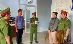 Bắt giam thầy giáo xâm hại nữ sinh lớp 10 nhiều lần tại nhà nghỉ