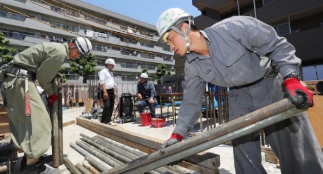 Lao động nước ngoài ở Nhật cao kỷ lục, người Việt đông nhất