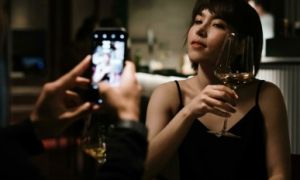 6 điều vợ chồng không nên làm trên mạng xã hội