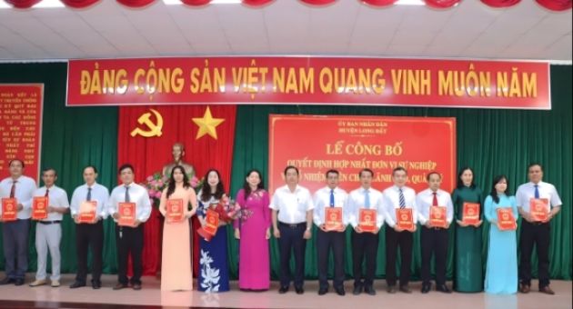 Trung tâm VHTTTT-DL của một huyện có 12 Phó Giám đốc