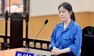 Nhân viên ngân hàng lừa lấy mã OTP của khách, chiếm đoạt tiền