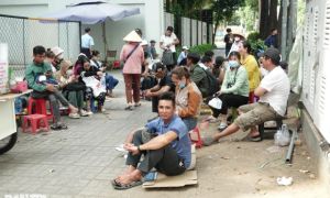 Lao động Việt đi 250km, thức trắng đêm chờ xin visa đi Hàn Quốc làm nông