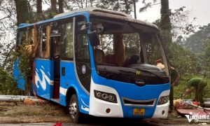 Lật xe khách 35 chỗ ở Tam Đảo, 3 người tử vong, 14 người nhập viện cấp cứu