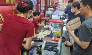 Người “ôm vàng” lỗ nặng