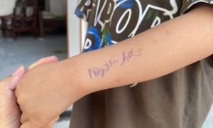 Tôi ám ảnh vì dòng chữ nhắc