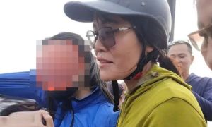 Cô giáo lao xuống sông cứu nữ sinh