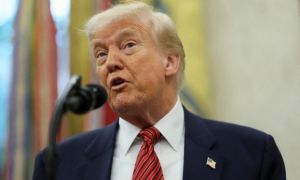 Trump ký lệnh cấm nhập cảnh với công dân 12 nước
