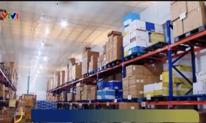 Cận cảnh kho hàng, dây chuyền được quảng bá