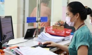 Chưa xem xét kỷ luật với cán bộ, công chức đang điều trị bệnh hiểm nghèo
