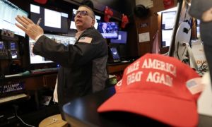 Chứng khoán Mỹ tăng điểm sau khi ông Trump thông báo đạt thỏa thuận thương mại...