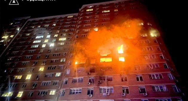Quân xâm lược Nga tấn công phá hoại Ukraine dữ dội, tiêm kích F-16 bị rơi