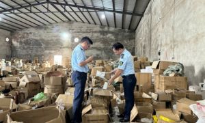 Phát hiện kho hàng lớn nhập lậu tinh vi từ Trung Quốc