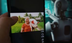 Khó chịu vì video 'rác' tạo bằng AI
